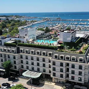 Wyndham Grand Kalamış Marina Otel